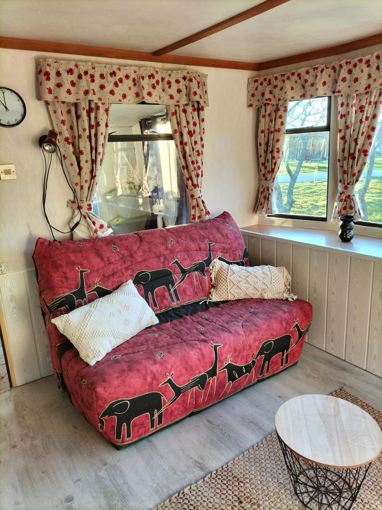 Гостевой дом Tiny House Saint-Vallier  Экстерьер фото